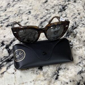 NWT!! Ray-Ban Women’s Tortoiseshell Sunglasses with Dark Lenses